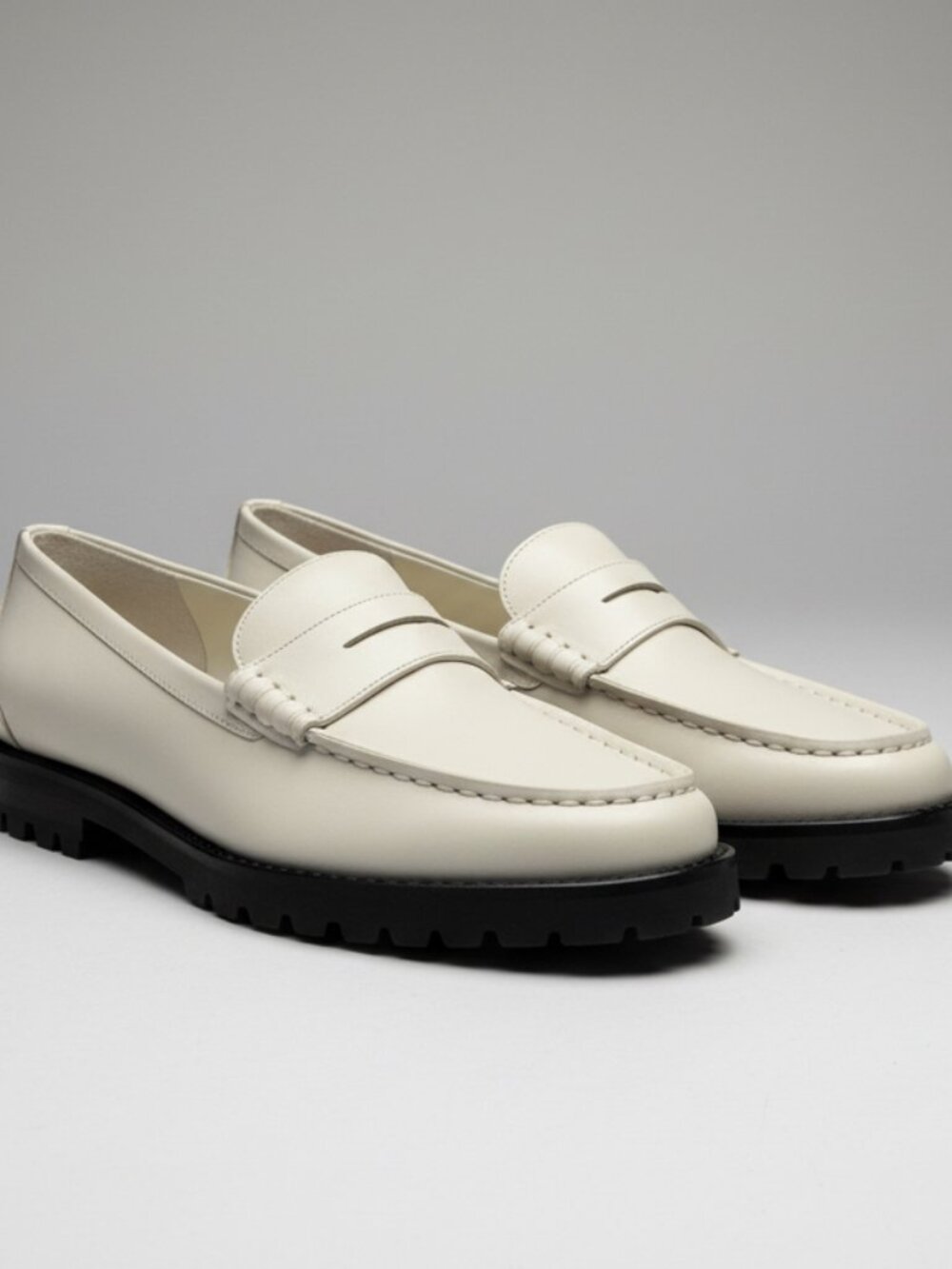 Paige bone leather Ellis loafer, size 9, NEW IN BOX!